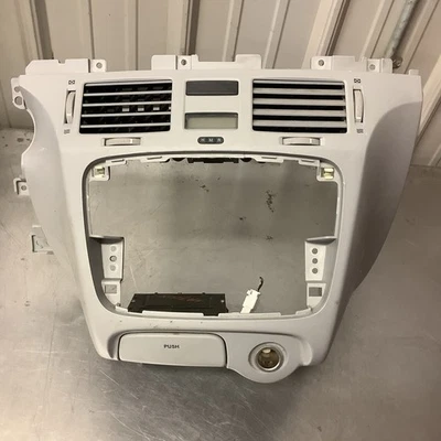 2006 - 2008 Hyundai Sonata Center Dash Radio Trim Bezel W/ AC Air Vents OEM Foto 1 de 4