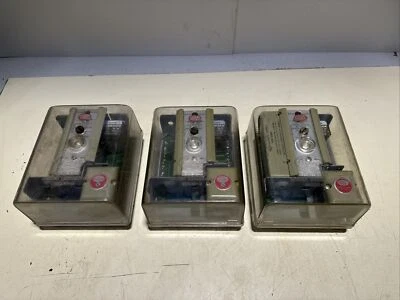 Твердотельный модуль управления горелкой FIREYE 70D40 серия D (количество 3) - Изображение 1 из 4