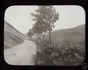 Linterna mágica de vidrio deslizable IN GLEN EAGLES C1900 ESCOCIA - Imagen 1 de 2