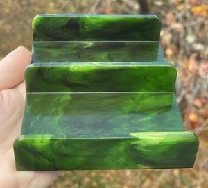 112 Gramm grün marmorierter Wirbel Catalin Bakelit Poker Karten Deck Halter 20. Jh. - Bild 1 von 14