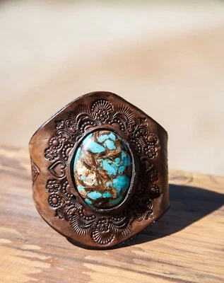 Brazalete de cuero piedra turquesa mecanizado a mano diseño occidental Foto 1 de 4
