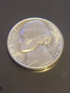 1981 D Jefferson Nickel - Actual Collectible Coin In Photo - - Picture 1 of 2