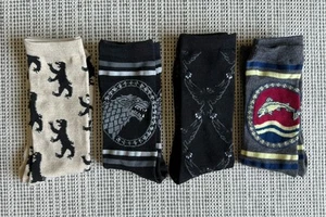 NWOT 4 Pairs Game Of Thrones 6-12 Crew Socks Stark Tully Mormont Nights Watch - Picture 1 of 14