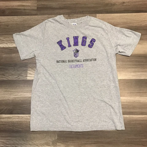 VTG Y2K Sacramento Kings NBA Gray Graphic T-Shirt Sz Small Cover