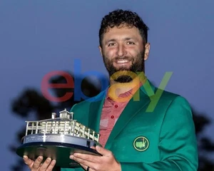 Chaqueta verde Jon Rahm 2023 ganador del torneo Masters foto de golf 8x10 - Imagen 1 de 1