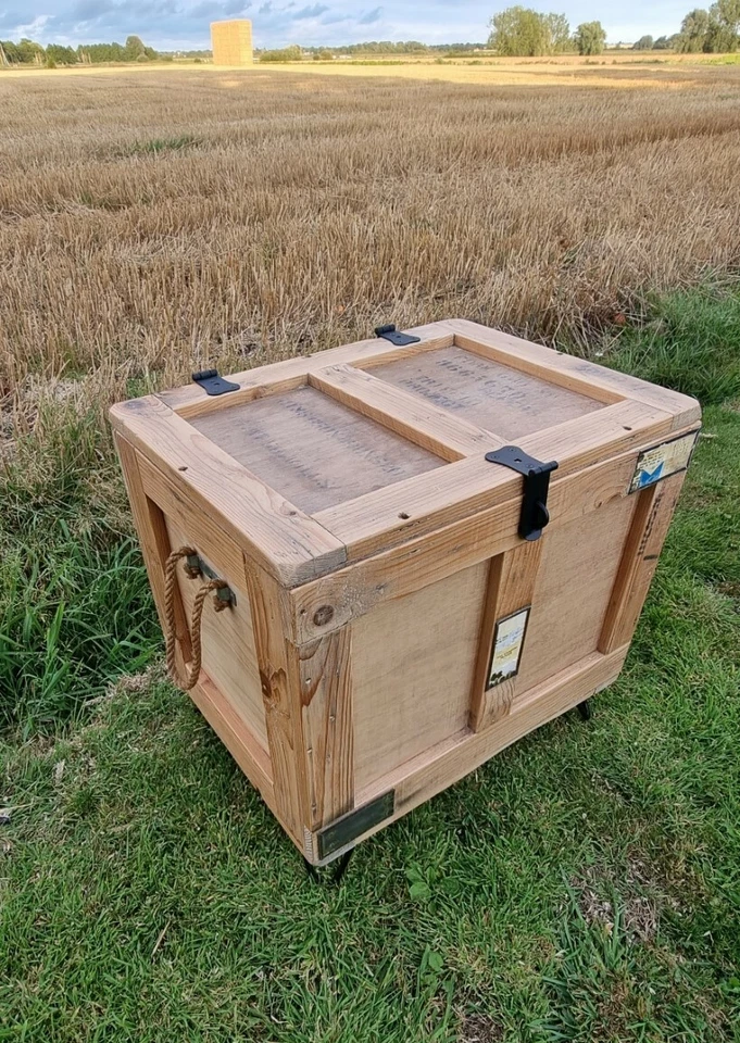Rustic Side Table/Hall Table/ Bedroom Blanket Box - Image 1 of 4