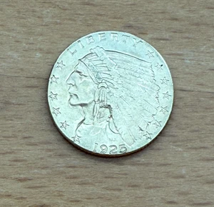 US 1925 D Gold $2 1/2 Dollars Indian Head Circulated - Picture 1 of 2