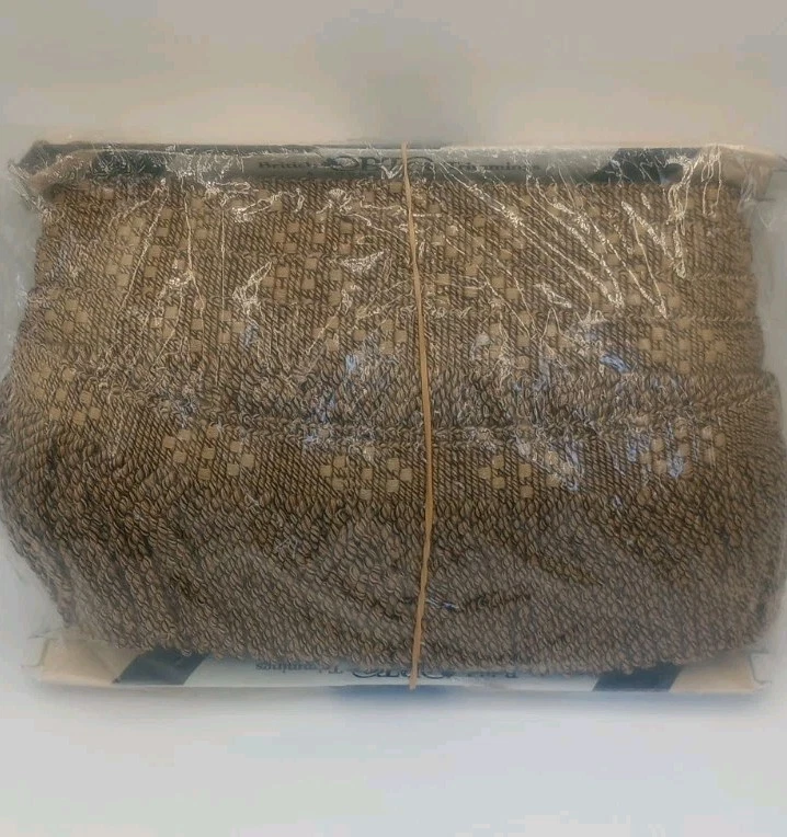 Conso de 13,5 yardas flecos de lingotes de 4". Colección Tudor de adornos británicos Foto 1 de 4