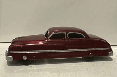 TOOTSIETOY 1950 MERCURY SEDAN 1/43 DIECAST MODEL RED - Image 1 of 4