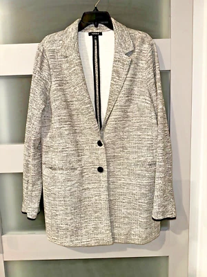 Blazer Torrid tamanho 1 preto branco martelado preto detalhes em excelente estado usado - Imagem 1 de 4