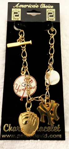NY YANKEES VINTAGE charm bracelet  MOC Cover
