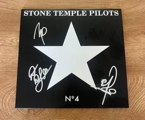 * STONE TEMPLE PILOTS * signed album * NO. 4 * ROBERT, DEAN & ERIC * - Picture 1 of 2