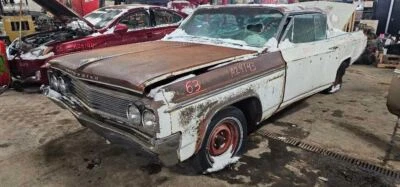 1963 OLDSMOBILE SUPER 88 RIGHT FRONT LOWER CONTROL ARM 1067530 - Image 1 of 4