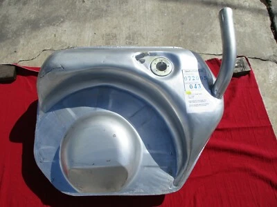 NUEVO Porsche 911/912 1965-73 tanque de combustible temprano 911-201-904-00 marca TMP #9700 NOS Foto 1 de 4