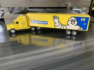 Camión Michelin 1/64 diecast Big Rig - Imagen 1 de 6