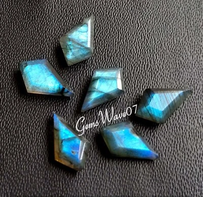 Lote de piedras preciosas cortadas de 13x8 mm forma cometa calibrada destello azul natural Foto 1 de 4
