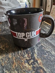 Top Gun: Taza cámper cerámica Maverick | Tiene capacidad para 20 onzas - Imagen 1 de 5