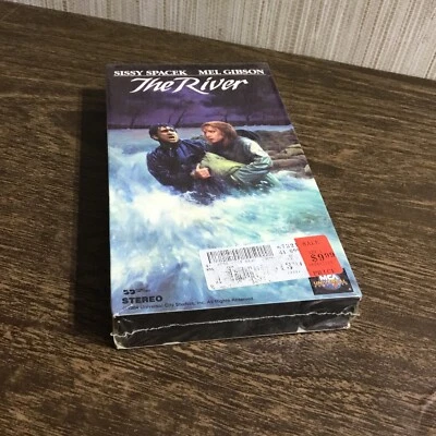 THE RIVER (VHS 1984 MCA) Sissy Spacek Mel Gibson Scott Glenn - Image 1 of 4