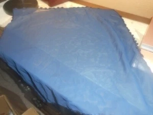 18”x18 1/2” DARK BLUE SCARF/100% POLYESTER/ RN #79124 / EXCELLENT CONDITION - Imagen 1 de 8