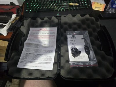 Pistola de armas de fuego Hi-Point estuche rígido de fábrica caja acolchada anillo fantasma mira HiPoint Foto 1 de 4