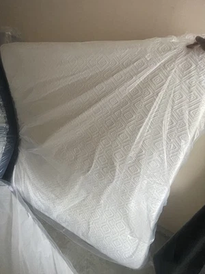 New King Size Dreamed Lux Mattress Octaspring - Image 1 of 4