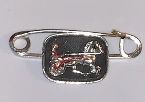 Vintage Silver Tone Safety Pin brooch Chariot Horse Charm Stagecoach Metal - Picture 1 of 2