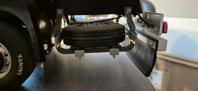 Tamya 3 Achsen Auflieger  mit  Elecktrischen Stützen. - Bild 1 von 4