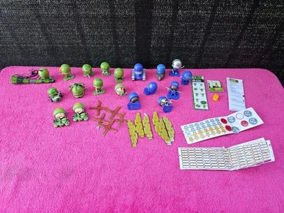 MGA Impresionante Pequeño Hombre Verde Militar Ejército Lote de 19 Figuras Verde/Azul Foto 1 de 4