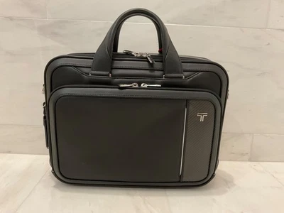 НОВЫЙ портфель для ноутбука Tumi ПРИБЫЛ 16,25 дюйма SADLER БОЛЬШОЙ КОРОТКИЙ - 100% ЧЕРНАЯ кожа - Изображение 1 из 4