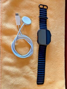 Apple Watch Ultra 2 49 mm (GPS + cellulaire) noir AppleCare+ jusqu'à décembre 2026 - Photo 1 sur 17