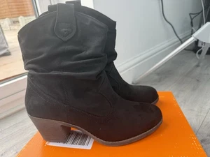 Zapato para mujer Rocket Dog talla 7 negro imitación gamuza holgado botas occidentales usadas una vez - Imagen 1 de 7