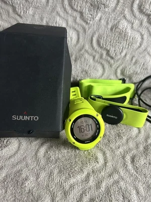 New Suunto Ambit3 Run Lime Sports Watch Fitness Running  - Image 1 of 4