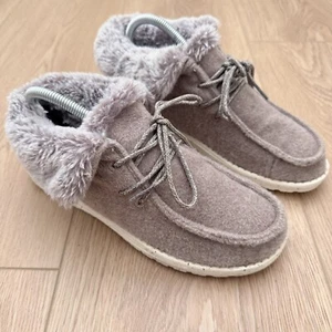 Hey Dude Sz 8 Britt Ankle Bootie Gray Fleece Slip On Comfort Shoe Slipper EUC - Picture 1 of 6