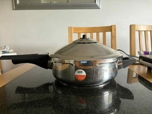 Kuhn Rikon Duromatic Inox 3346 24cm Frying Pan Pressure Cooker 2.5L Never Used - Picture 1 of 6