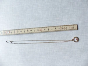 silberfarbenes Kettchen mit Mondanhänger - Bild 1 von 3