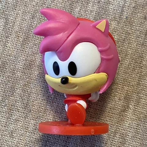 Small 1” Sonic Super Teams Amy Rose Hedgehog Mini Figure SEGA Game Piece Cover