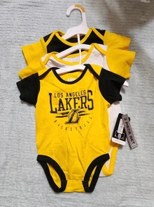 Paquete de 3 piezas para bebé de la NBA Los Angeles Lakers tallas 0/3 o 6/9 meses nuevo - Imagen 1 de 3