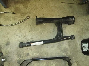 2002 Suzuki VS 800 VS800 Intruder Swing Arm - Foto 1 di 1