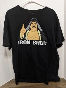 T-shirt Iron Sheik 8 bit Nintendo Meme taglia XL Wrestling WWE WWF Ripple Junction - Foto 1 di 4