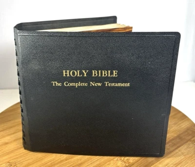 Vintage 1953 Holy Bible KJV Complete New Testament 16 RPM 26 Records Audio Book - Image 1 of 4
