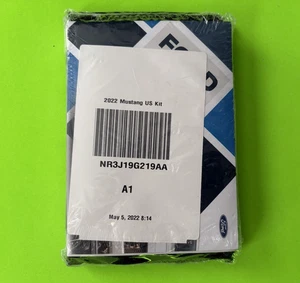 2022 Ford MUSTANG Owners Manual Set & Case. NEW! - Picture 1 of 3