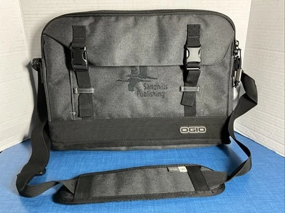 Bolsa satchel OGIO laptop acolchoada carteiro preta bom estado - Imagem 1 de 4