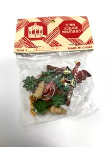 TOWN SQUARE MINATURES 2" CUCKOO CLOCK DOLL HOUSE FURNITURE - Picture 1 of 4