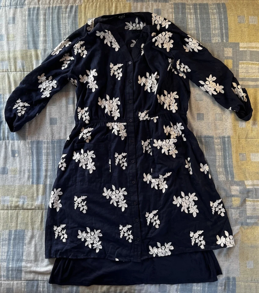 Vestido floral ECI New York para mujer bordado azul marino y blanco talla 16W Foto 1 de 4