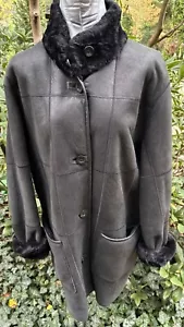 Lammfell Kurzmantel. Damen Größe 44. Schwarz. Von Christ. Schön warm - Bild 1 von 9