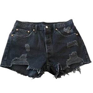 Levi's Premium 501 schwarze Damen-Jeansshorts mit Knopfleiste Distressed, Größe 32 neu ohne Etikett - Bild 1 von 7