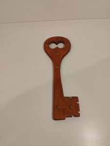 Handcrafted Wood Skeleton Key Shaped Rack 6 Brass Hooks Vtg - Picture 1 of 9