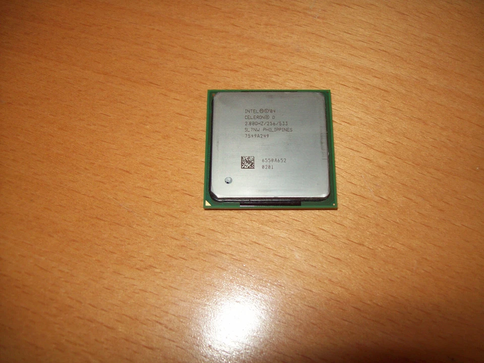 INTEL CELERON D 335 CPU. 2.8GHz SOCKET 478 SL7NW - Image 1 of 1