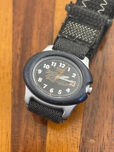 Reloj para mujer Timex Indiglo vintage raro esfera llama caja ovalada 30 mm batería nueva - Imagen 1 de 5