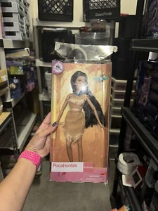 Disney Store Classic Princess Pocahontas Puppe Flit the Hummingbird Broken Box - Bild 1 von 4